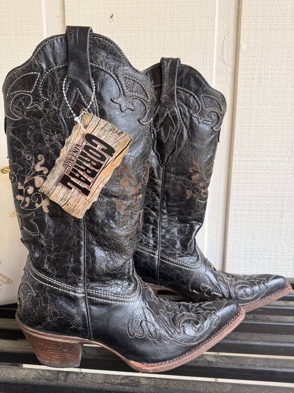 Corral Women's Size 7.5 Black Leather Embroidered Cowboy Boots NEW